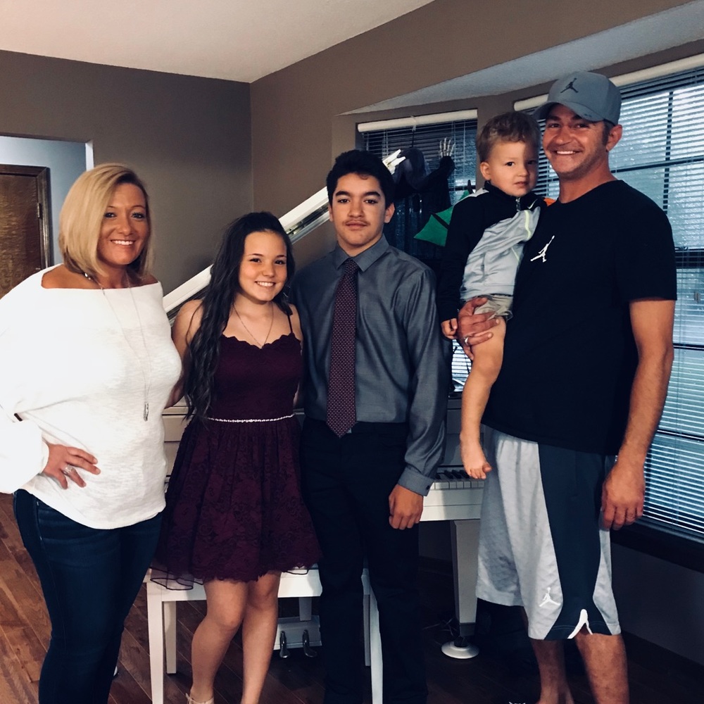 Meet your Posher, Nicole - Picture 3 of 8